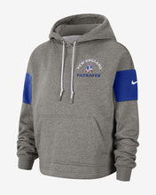 Load image into Gallery viewer, Nike Historic (NFL Patriots)