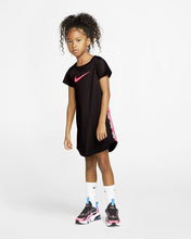 Load image into Gallery viewer, Nike Sport Essentials