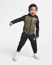 Load image into Gallery viewer, Nike Sportswear Tech Fleece